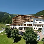 فندق Vaya Zell Am 4*