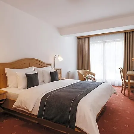 Vaya Zell Am