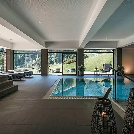 Vaya Zell Am