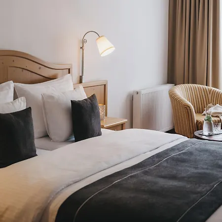 Vaya Zell Am 4*