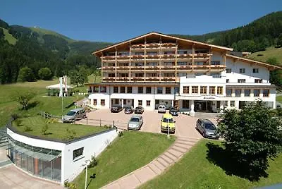 ホテル Vaya Zell Am 4*